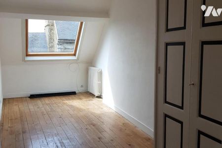COUTANCES, centre ville, APPARTEMENT deux pièces - Photo 2