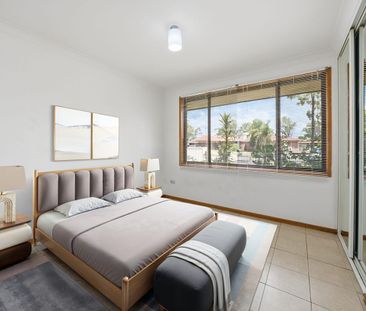 3BR brick House, AC, MBIR, gas, NBN, no carpet! Easy clean yard wit... - Photo 3