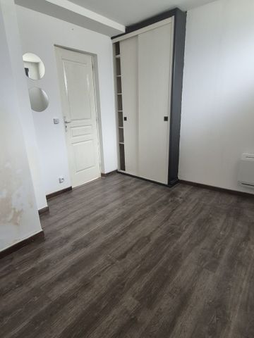 Location Appartement 1 pièce 41m² HAUTMONT 59330 - Photo 3
