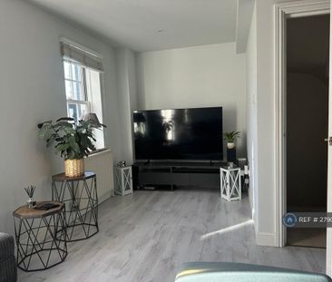 2 bedroom end of terrace house to rent - Photo 1