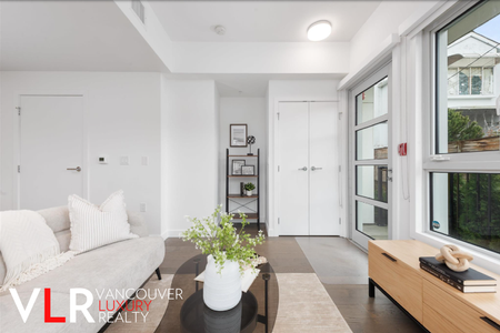 Townhouse in Vancouver West Side, BC - Photo 3