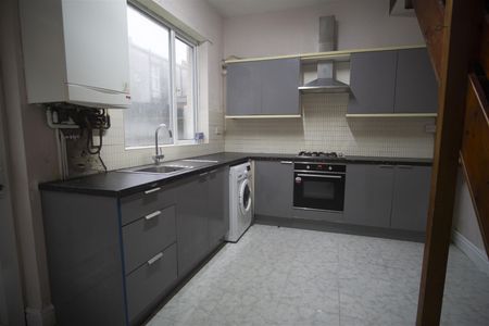 2 Bed House to Let on Delaware Street, Preston - Photo 4