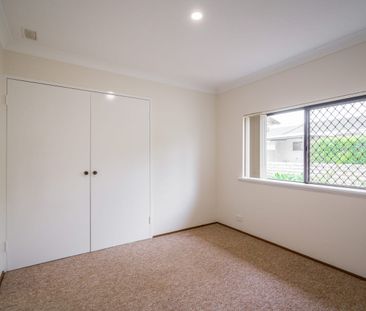 BEAUTIFUL VILLA IN WELL MAINTAINED COMPLEX - Photo 6