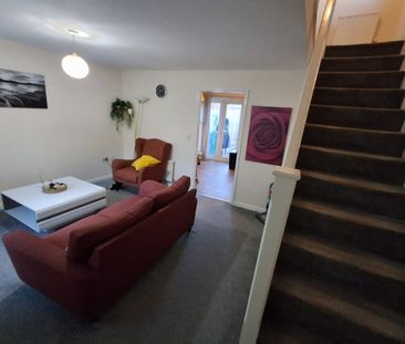 Room in a Shared House, Signal Drive, M40 - Photo 1