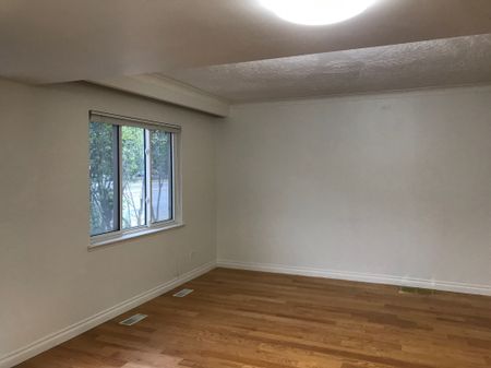 For Lease - 60 Finch Avenue Unit# Front, Toronto, Ontario - Photo 3