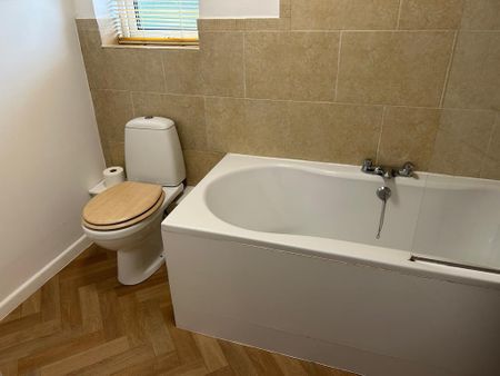 2 bedroom coach house to rent - Photo 5