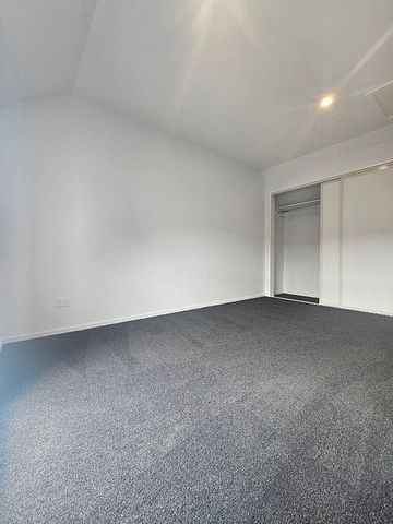 Stunning 3 Bedroom, St Albans Oasis - Photo 2
