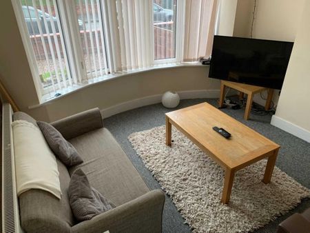 4 bedroom house to rent - Photo 2