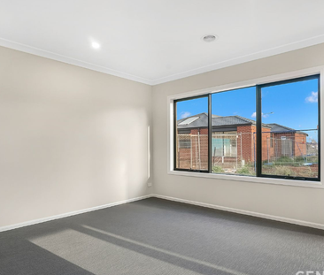 Spectacular, Spacious & Perfect for Family Living! - Photo 3