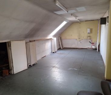 Großzügige Wohnung in bester Lage zum Eigenausbau! - Photo 1