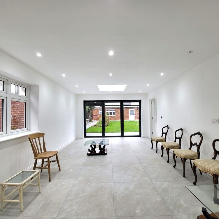 Ealing, W13, London - Photo 1