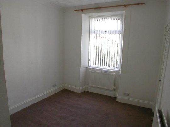 1 bedroom ground floor flat to rent - Photo 1