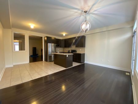 For Lease - 135 Lindbergh Drive, Vaughan, Ontario - Photo 4