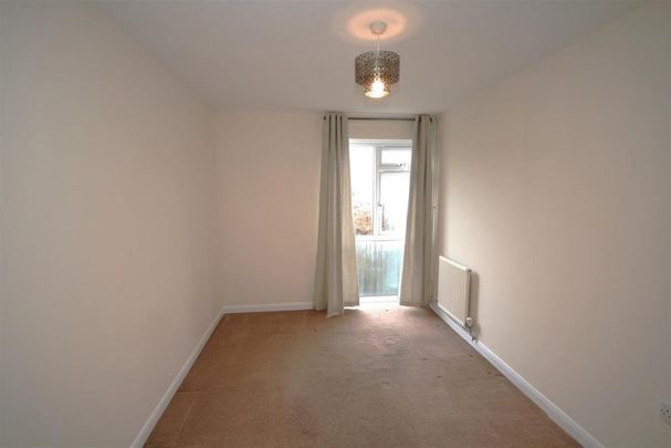 3 bedroom end of terrace house to rent - Photo 1