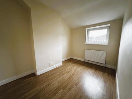 3 bedroom semi-detached house to rent - Photo 4