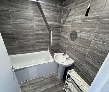 Studio Flat, Little Preston Street, BN1 - Photo 1