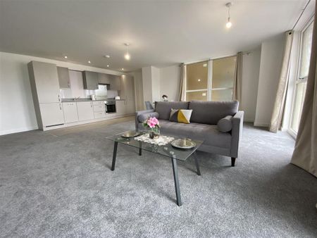 3 bedroom apartment to rent - Photo 3