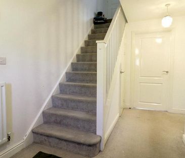 2 bedroom semi-detached house to rent - Photo 6