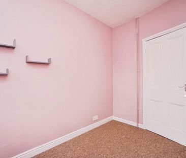 3 bedroom House To Let - Photo 5