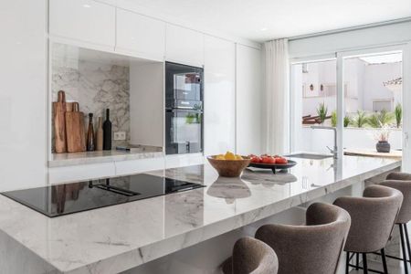 Luxury penthouse for rent in Nueva Andalucia, Andalusia - Photo 5