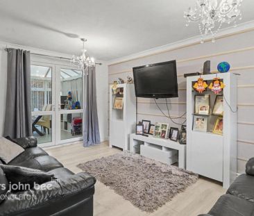 Wentworth Avenue, MACCLESFIELD - Photo 3