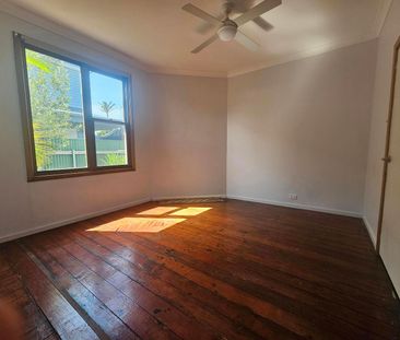 Where classic charm meets modern convenience - Photo 1