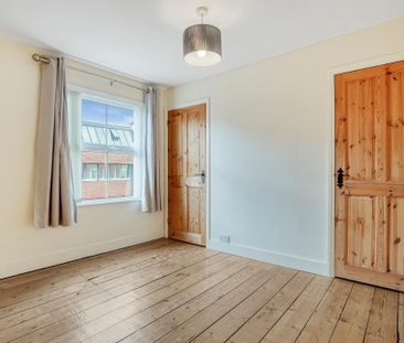 2 bedroom terraced house to rent - Photo 3