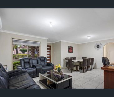 Charming 3-Bedroom Home in Quiet Calamvale Location - Photo 3