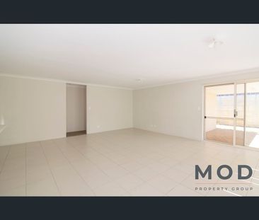8 Derwent St, Ellenbrook, WA 6069 - Photo 3