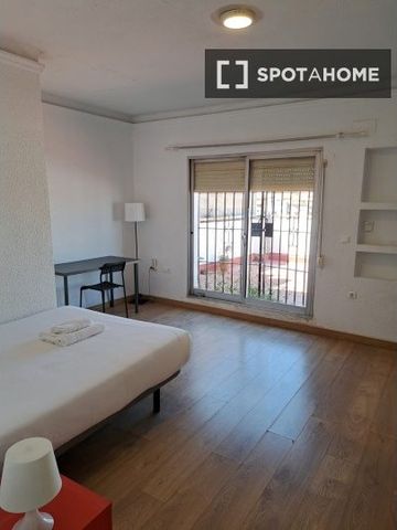 valencia, Valencian Community 46023 - Photo 3