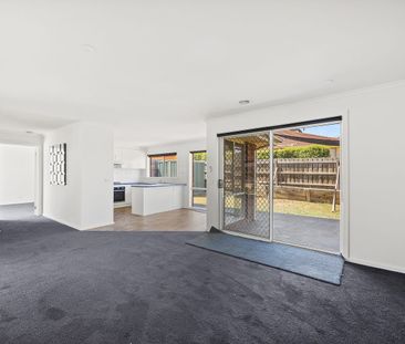 Three Bedroom Home - Refurbished - Photo 5