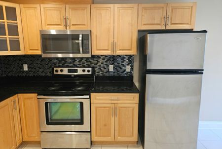 253 B 27th Street, North Vancouver (Basement Suite) - Photo 4