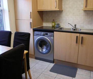 3 bedroom end of terrace house to rent - Photo 3