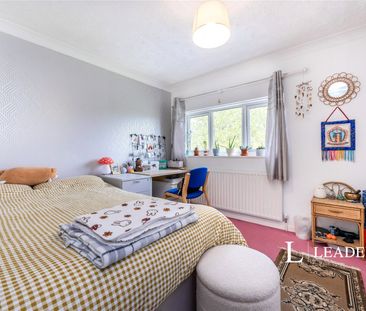 4 bedroom house to rent Conniburrow Boulevard, Conniburrow, MK14 - Photo 1