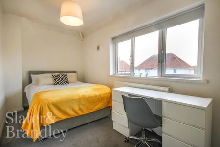 2 bedroom semi-detached house to rent - Photo 3