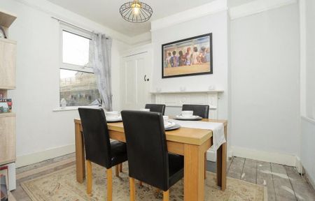 2 bedroom terraced house to rent - Photo 2