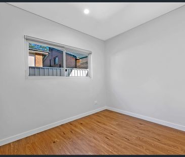 CLOSE TO STATION - Photo 5