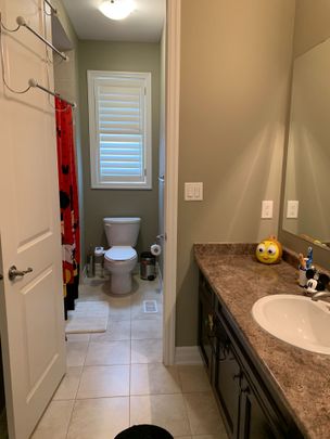 For Lease - 163 Magnolia Crescent, Oakville, Ontario - Photo 1