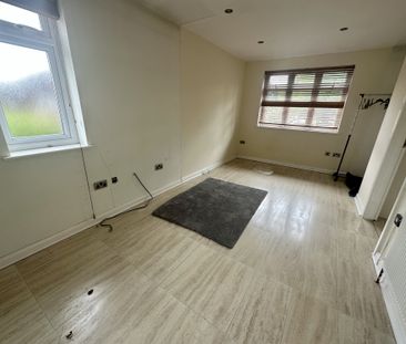 St. Marys Avenue North, Middlesex, UB2 - Photo 6