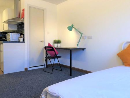 Studio to rent - Photo 3