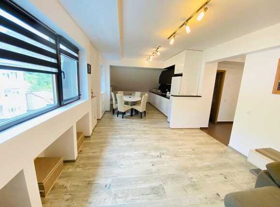 Apartament cu 3 camere, 100 mp, mobilat modern, parcare, zona Parcul Central - Photo 1