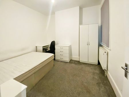 4 bedroom house to rent Montgomerie Road, Southsea, PO5 - Photo 2