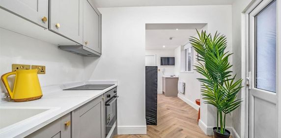 Studio to rent - Photo 2