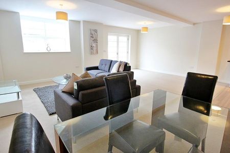 2 bedroom flat to rent - Photo 2