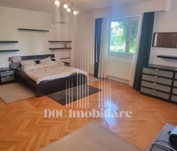 Inchiriere Vila cu 7 camere Voluntari - Fotografie 1