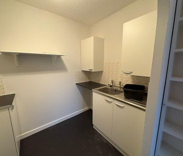 1 bedroom retirement property to rent - Photo 4