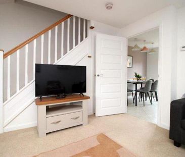 3 bedroom semi-detached house to rent - Photo 3