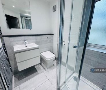 3 bedroom detached house to rent - Photo 5