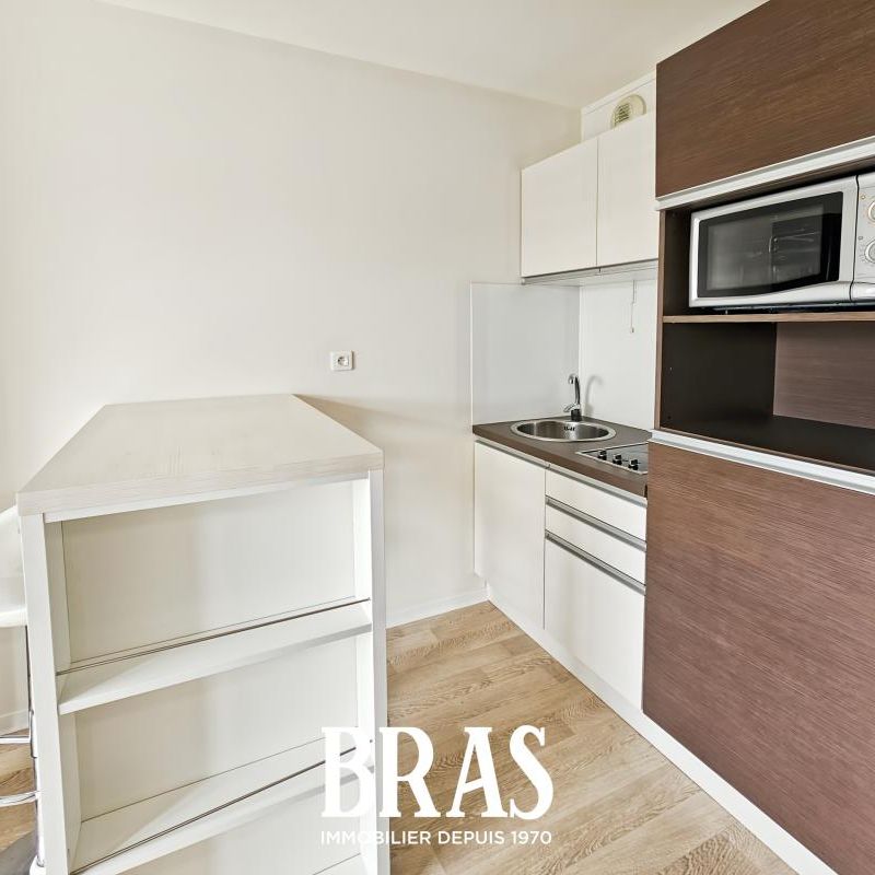 Location Appartement 1 pièce 18m² LA ROCHE SUR YON 85000 - Photo 1