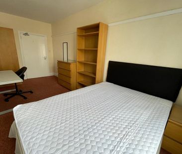 4 bedroom apartment to rent - Photo 6